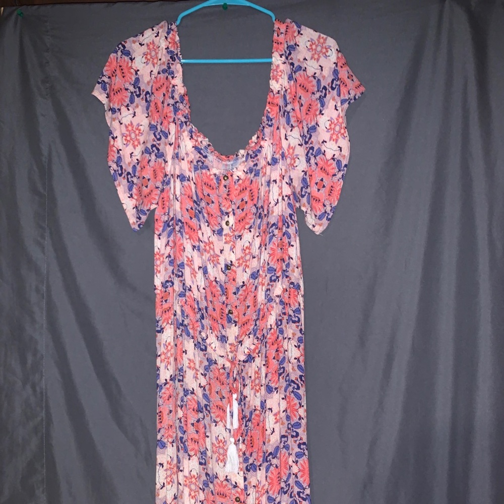 Floral off the shoulder maxi dress